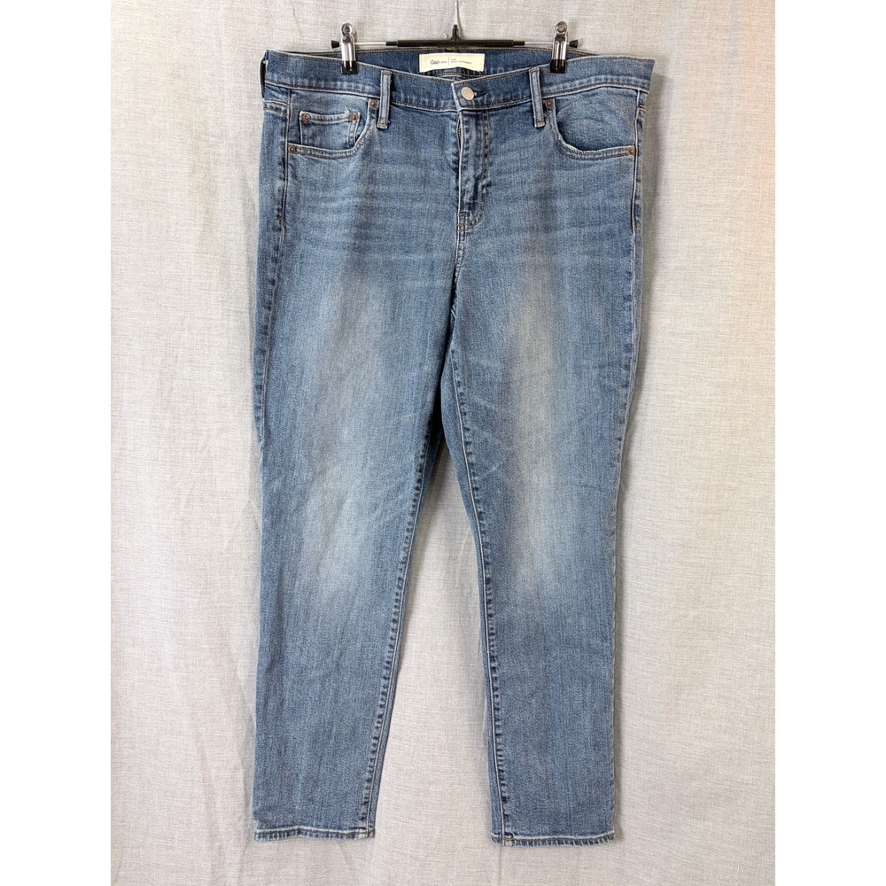 Gap 1969 Real Straight Jeans Women's 33R Light Wash High Rise Straight Leg